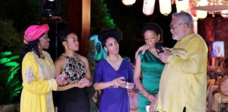 Rawlings and daughters in beautiful pose