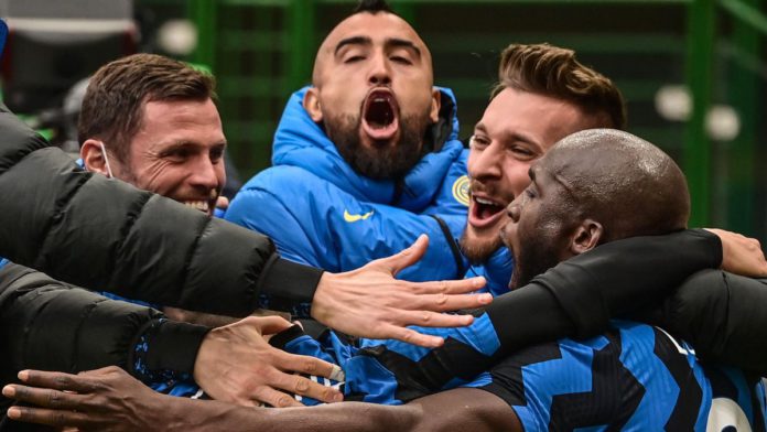 Romelu Lukaku (R) celebrates with teammates Image credit: Getty Images