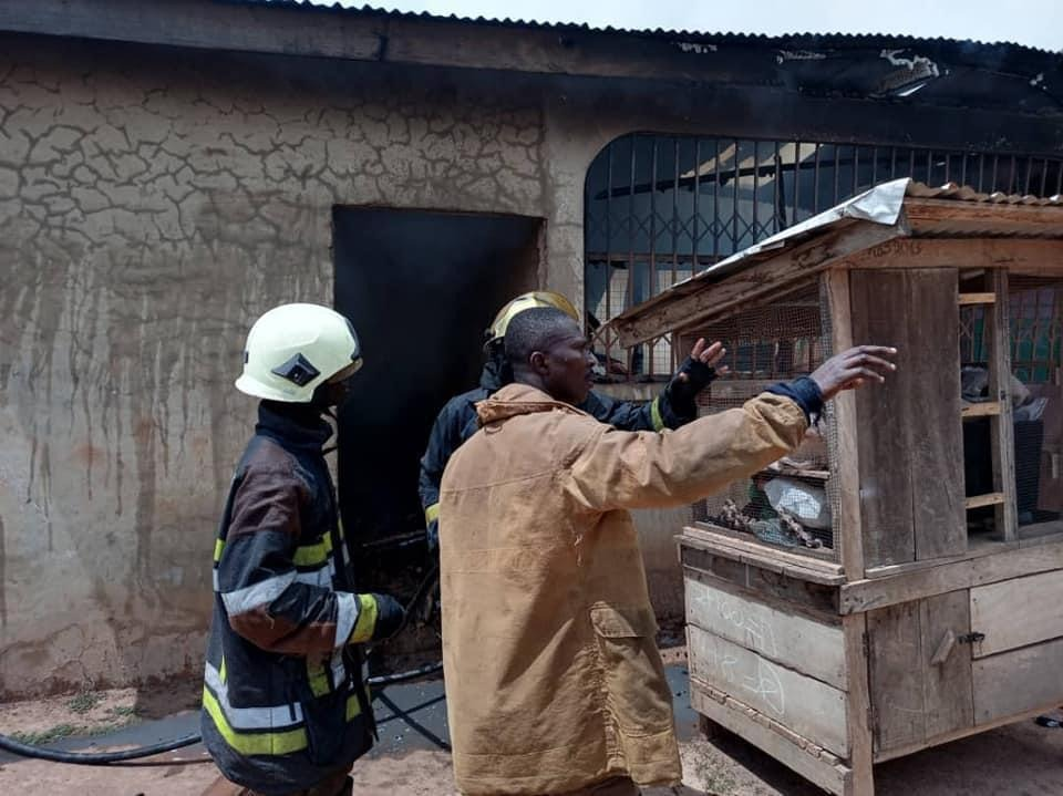 Fire sweeps through 13 apartments in Sunyani - Photos. 58