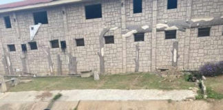 Security personnel hit Accra streets; desilt chocked gutters