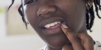 5 effective natural remedies for dark lips
