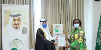 The Ministry of Foreign Affairs received the donation on behalf of government