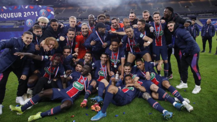 PSG players celebrate