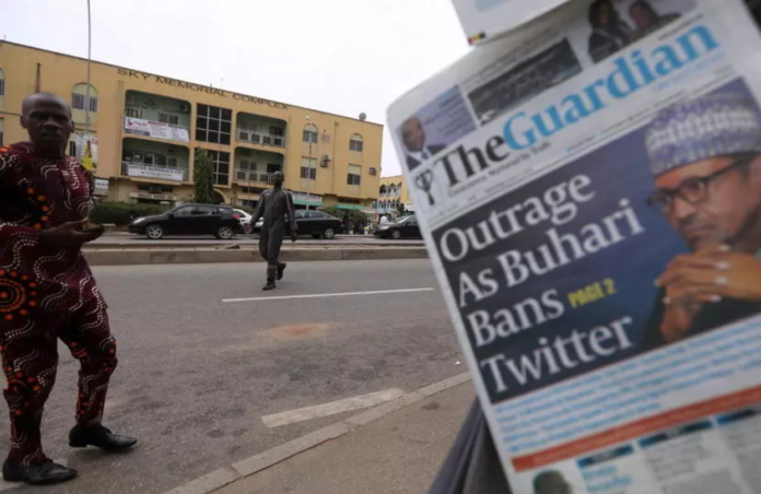 A man looks at newspapers at a newsstand in Abuja, Nigeria June 5, 2021 REUTERS - AFOLABI SOTUNDE