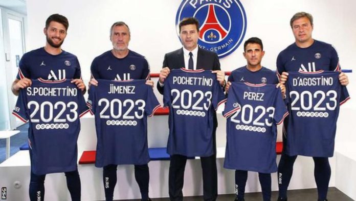 Mauricio Pochettino and his coaching staff at PSG