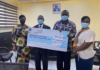 Ghana Reinsurance Company Limited (GhanaRE) has presented a cheque of 10 million cedis to government through the State Interest and Governance Authority (SIGA).