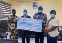 Ghana Reinsurance Company Limited (GhanaRE) has presented a cheque of 10 million cedis to government through the State Interest and Governance Authority (SIGA).