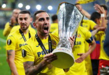 Paco Alcacer of Villarreal celebrates with the trophy after winning the UEFA Europa League final soccer match between Villarreal CF and Manchester United in Gdansk, Poland, 27 May 2021. EPA/Michael Sohn / POOL