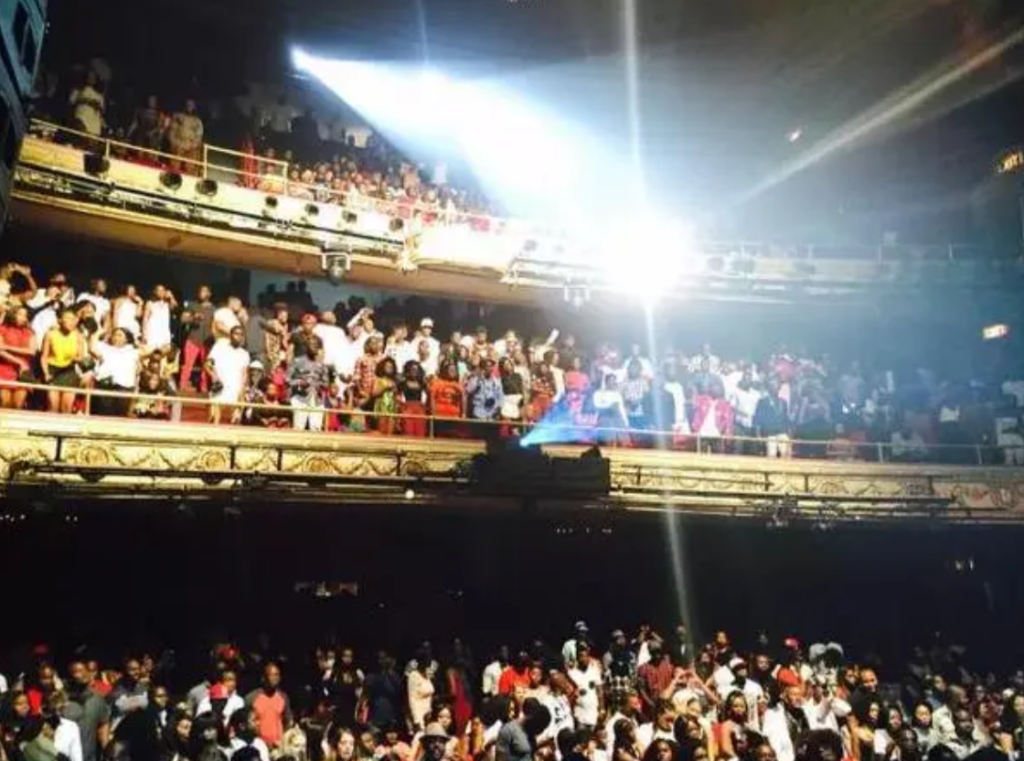 About 1,500 music lovers trooped the venue to be a part of Ghanaian rapper Sarkodie’s #SarkodieHistoryInTheMaking concert at the Apollo Theatre, 2015