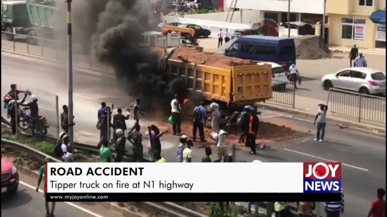 Fire guts tipper truck on N1 highway [Video]
