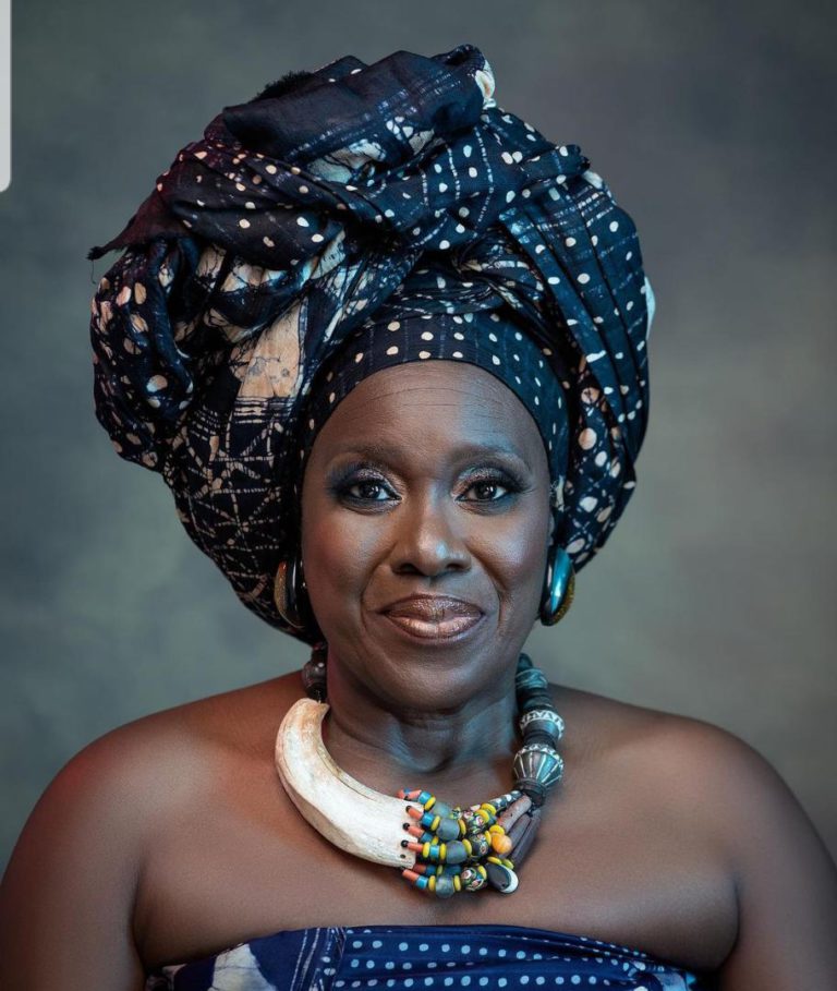Veteran actress releases photos to celebrate 40 years in industry