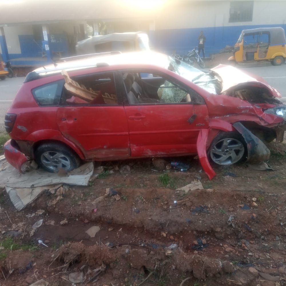 Speeding car runs over traders at Nzema-Nkwanta