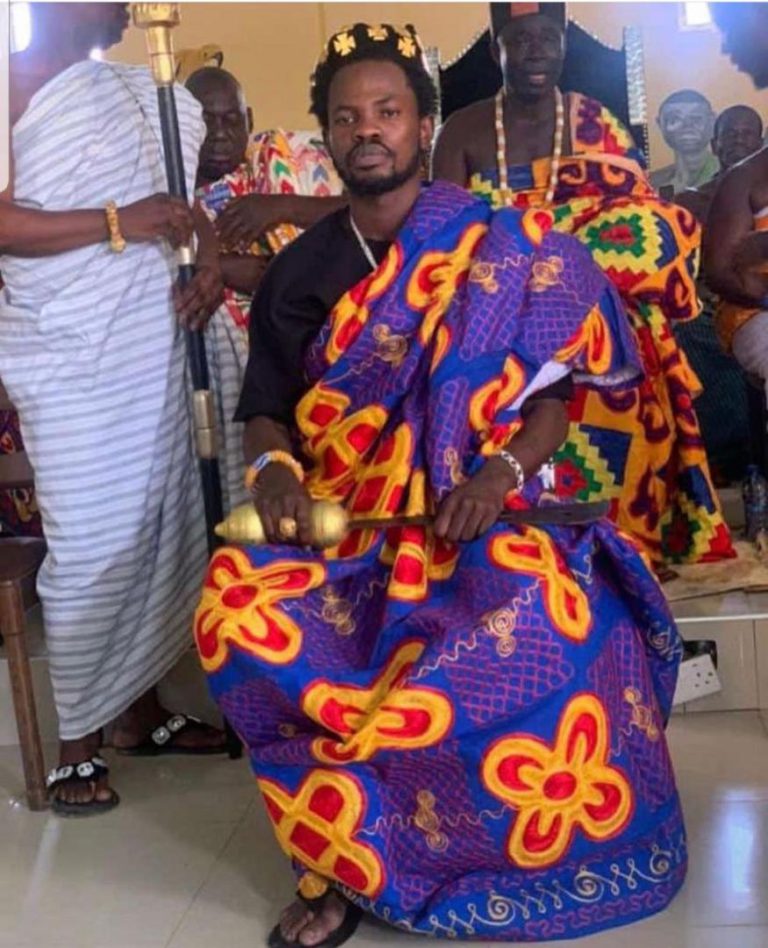 Fameye enstooled in Wasa [Photo+Video]