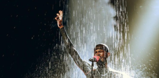 Artificial rain pours as Black Sherif performs at 2022 3Music Awards. | Photo credit: @Robphotography