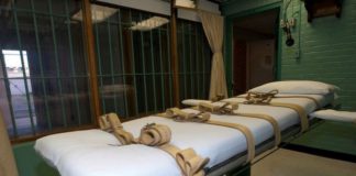 The death chamber at the state penitentiary in Huntsville, Texas ( Image: X80001)