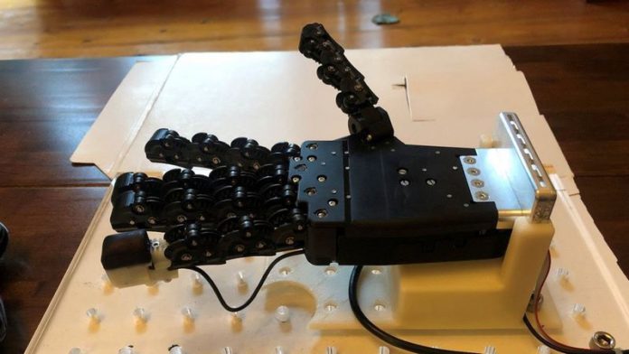 A robotic hand with 3D printed fingertip (Image: Bristol University / SWNS)