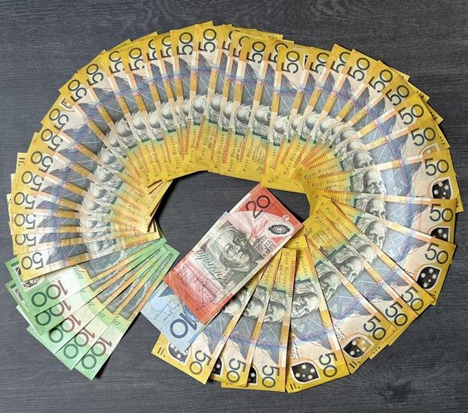 The money found in the safe ( Image: Magnetic G / SWNS)