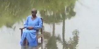 Lady sits in the middle of Bibini River at KNUST Source: Voice of KNUST’