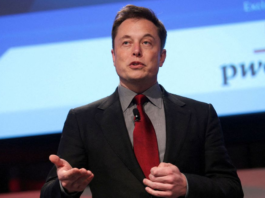 Elon Musk talks at the Automotive World News Congress at the Renaissance Center in Detroit, Michigan, January 13, 2015. REUTERS/Rebecca Cook/File Photo