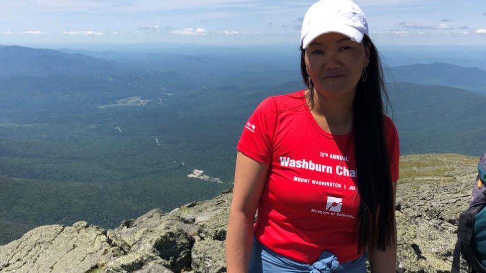 Woman climbs Everest for tenth time record