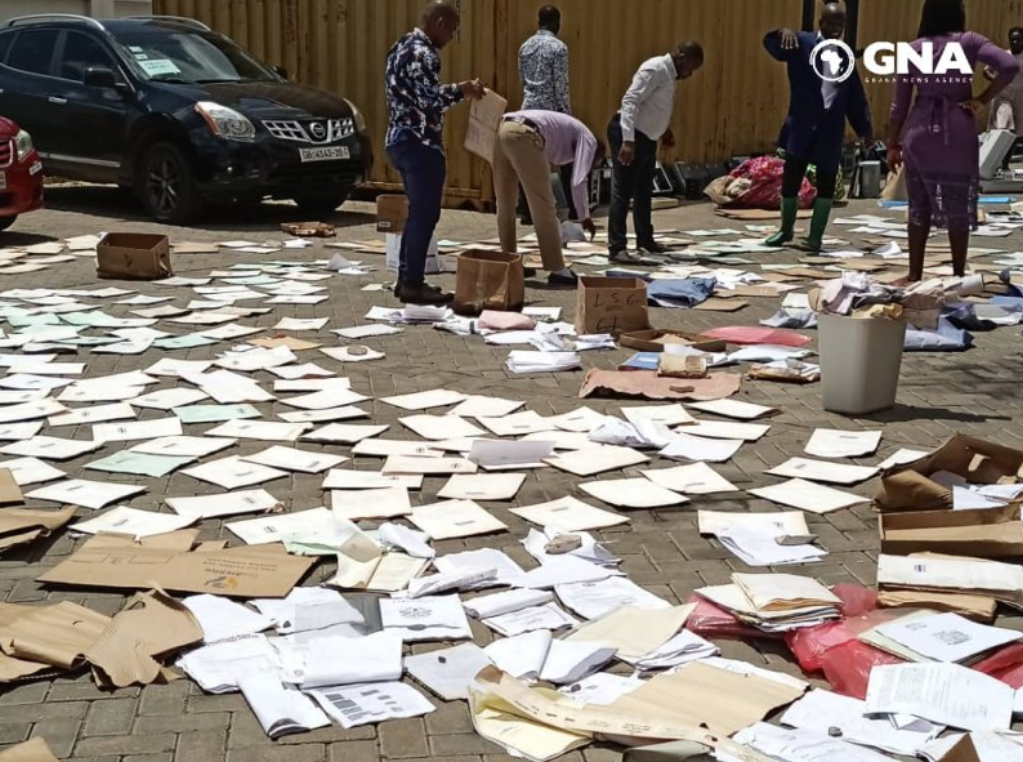 Floodwater destroys documents at Lands Commission / Credit: GNA