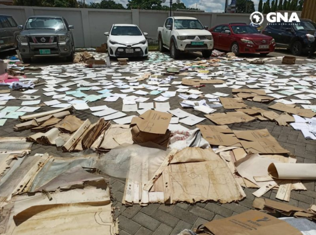 Floodwater destroys documents at Lands Commission / Credit: GNA