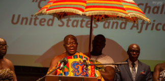 Asantehene, Otumfuo Osei Tutu II delivering a lecture on "Contemporary challenges in US and Africa relations" at the University of Memphis, in the United States of America Thursday evening [May 5, 2022] / photo credit: @victorayitey*