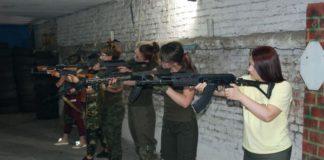 Women learn how to use Kalashnikov assault rifles in Zaporizhzhia, southeastern Ukraine ( Image: AFP via Getty Images)