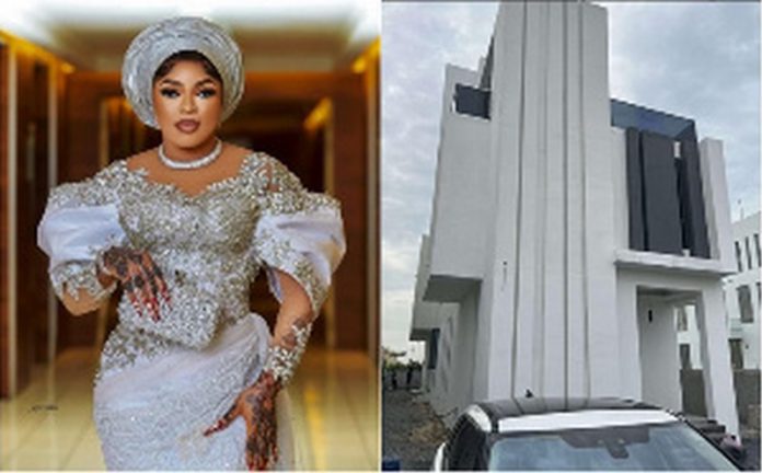 Nigerian crossdresser, Bobrisky Source: mynigeria.com