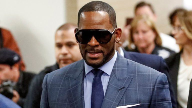 Prosecutor drops R Kelly’s sex-abuse charges