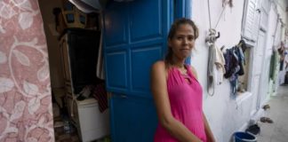 Hanan Erdidi says she is struggling to feed her children