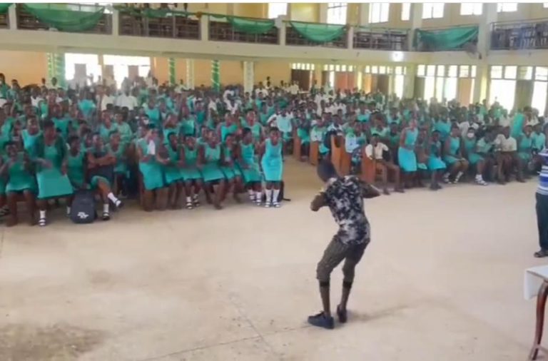 LilWin steals show at Bekwai SDA SHS with wild dance moves [Video]