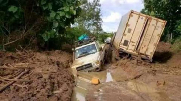 Drivers, passengers bemoan deplorable Seikwa-Sampa road