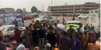 Kumasi residents in queue to buy from Planting for Food and Jobs Market
