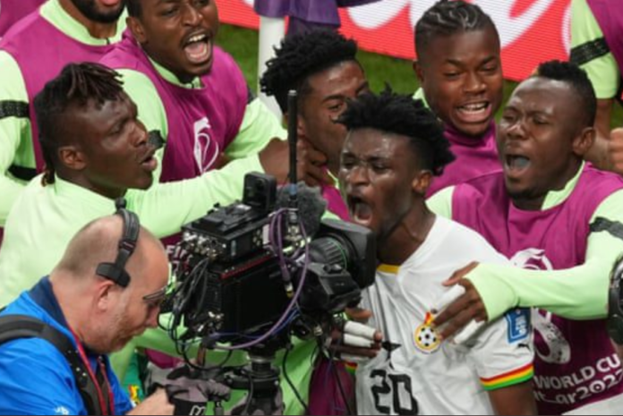 Mohammed Kudus celebrates with Black Stars teammates