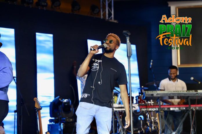 Adom Praiz 2022: Travis Greene appears for sound check