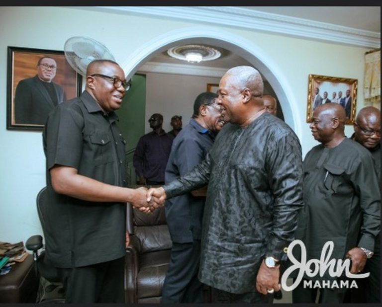 Mahama mourns with Ofosu-Ampofo [Photos]