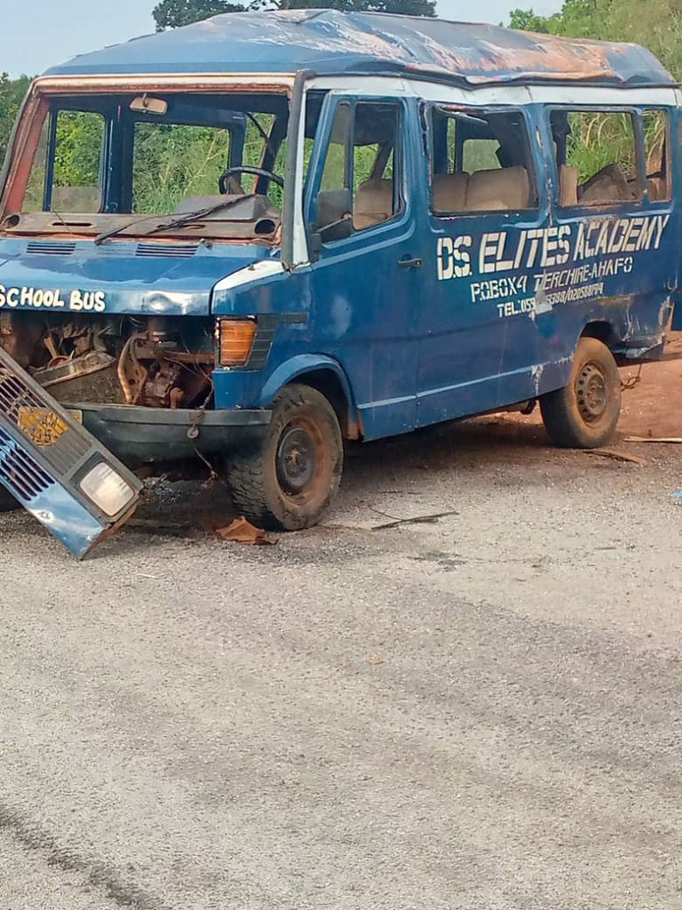 4 pupils dead, scores seriously injured in accident involving rickety school bus