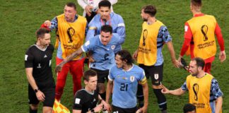 FIFA World Cup Qatar 2022 - Group H - Ghana v Uruguay - Al Janoub Stadium, Al Wakrah, Qatar - December 2, 2022 Uruguay's Jose Maria Gimenez and Edinson Cavani remonstrate with referee Daniel Siebert after the match REUTERS/John Sibley