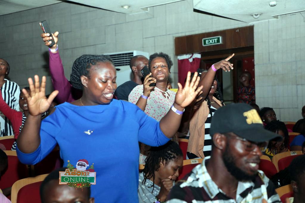 Photos: Kumawood stars thrill patrons with hilarious play at Adom TV’s Nine Lessons and Carols