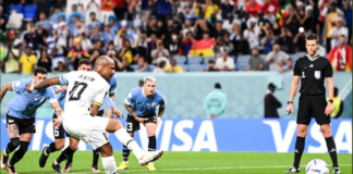 Andre Ayew fails to convert spotkick