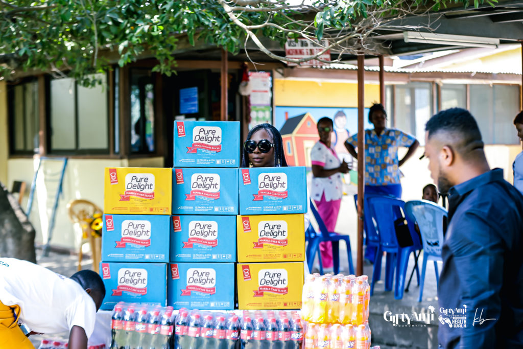 Photos: Gifty Anti fetes children at Tema General Hospital to mark 53rd birthday