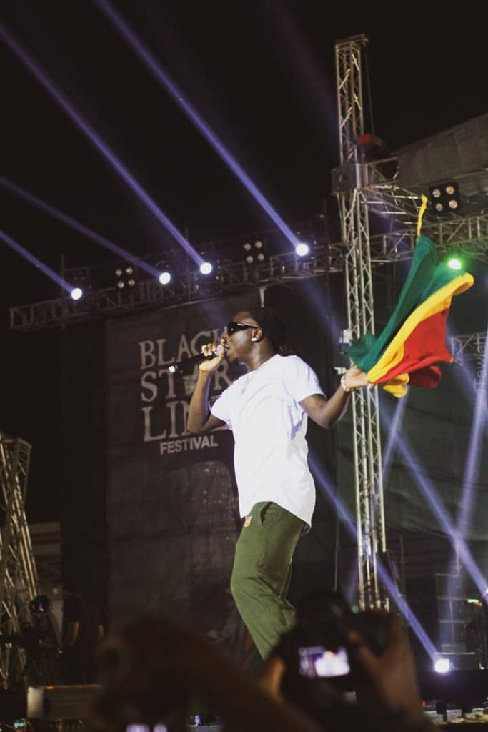 Stonebwoy shows off Ghana flag at the Black Star Line Festival 2023