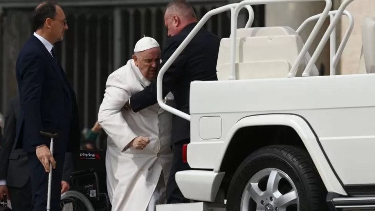 ‘I’m still alive’ jokes Pope as he leaves hospital