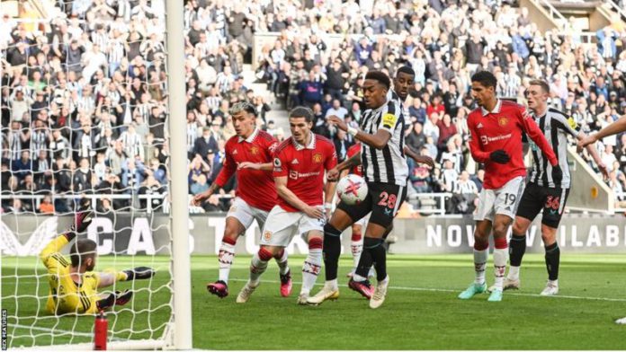 Manchester United keeper David de Gea made a crucial double save to deny Newcastle's Alexander Isak and Joe Willock in the first half