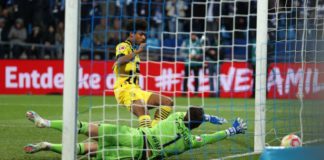 The draw means Dortmund have a two-point lead at the top of the table but second-place Bayern Munich have a game in hand