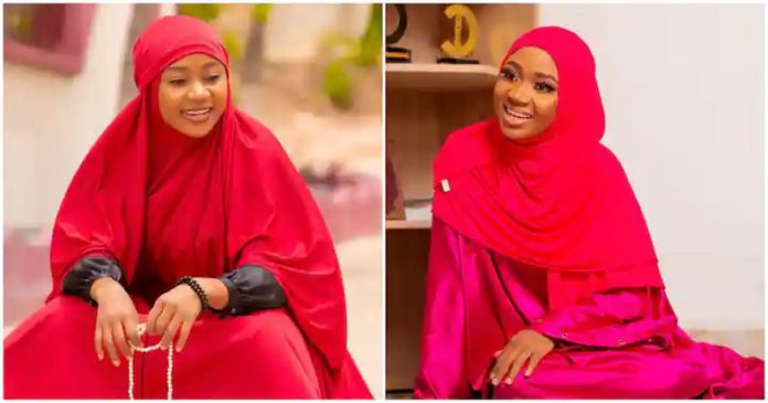 Akuapem Poloo dazzling in her hijab. Image Credit: @akuapem_poloo