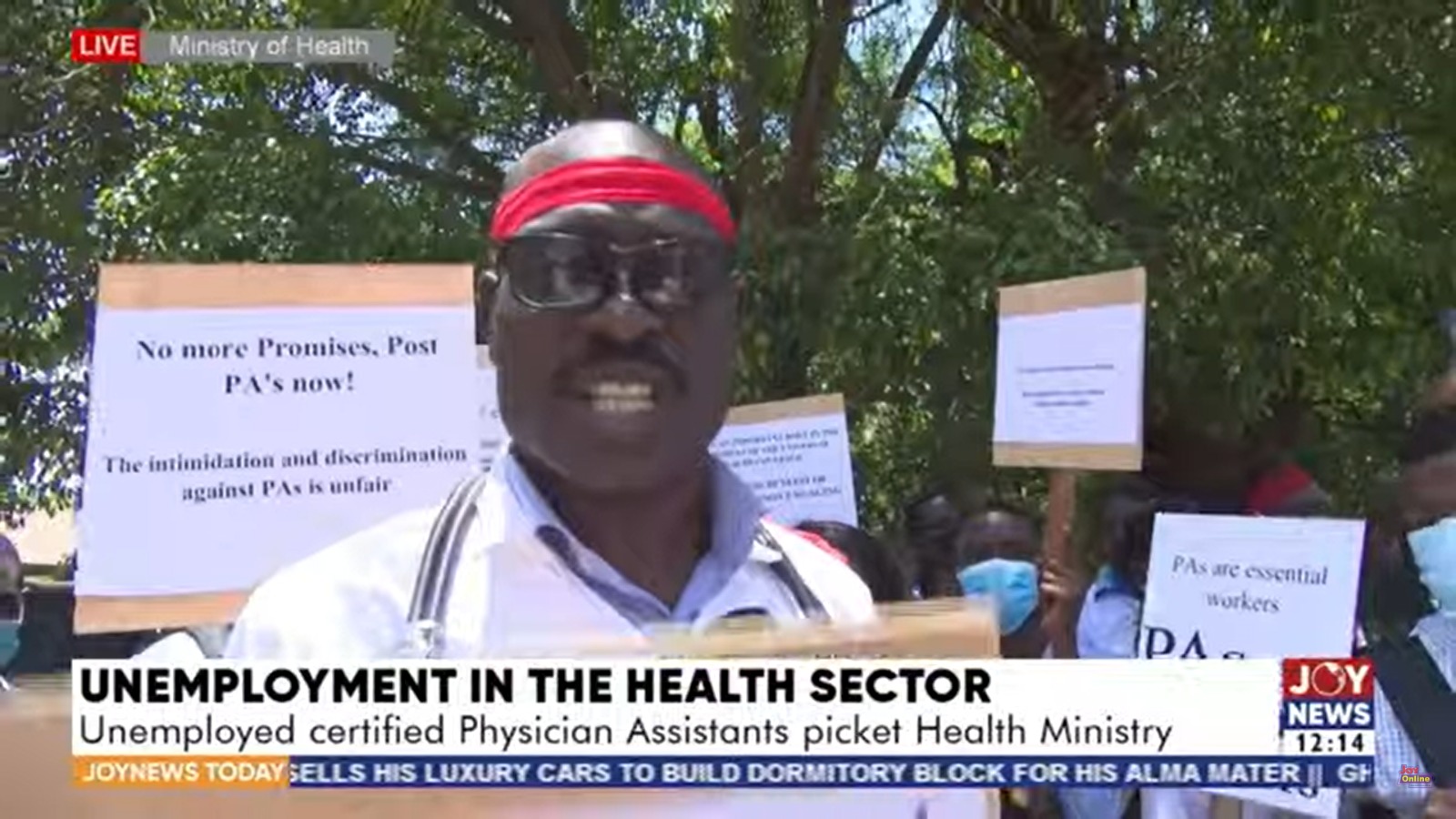 Physician Assistants picket at Ministry of Health
