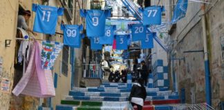 A shield, symbolising the Scudetto, has been painted on steps in Naples' Quartieri Spagnoli