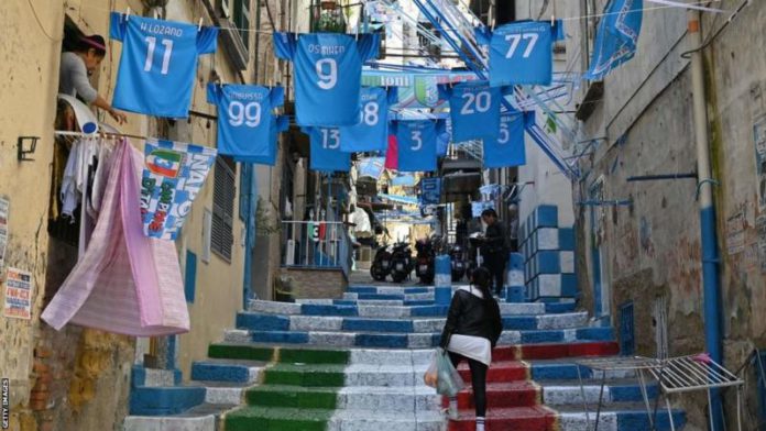 A shield, symbolising the Scudetto, has been painted on steps in Naples' Quartieri Spagnoli